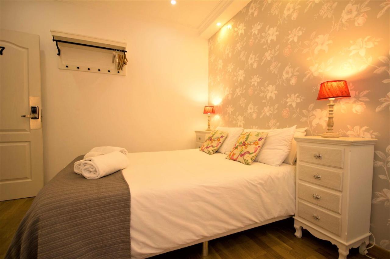 Sweet Suites Guesthouse Close To Famous Avenue Liberty Lisbon Exterior photo